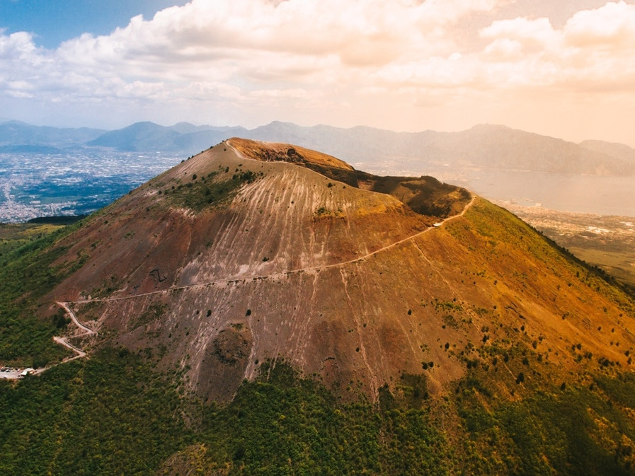 Tour Pompei Ercolano Vesuvio - Il Vesuvio con il cratere attivo